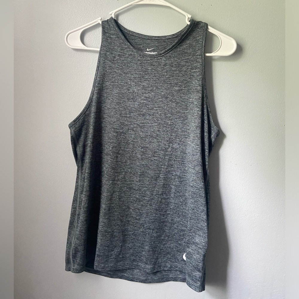 🌟 FREE IF BUNDLED Nike tank top
